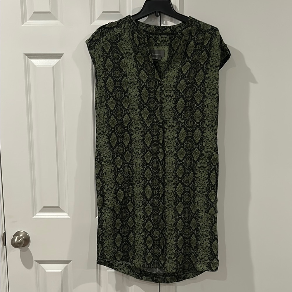 By Anthropologie Rachel Sleeveless Snake Print V-Neck Green Pocket Tunic Dress - Picture 1 of 5